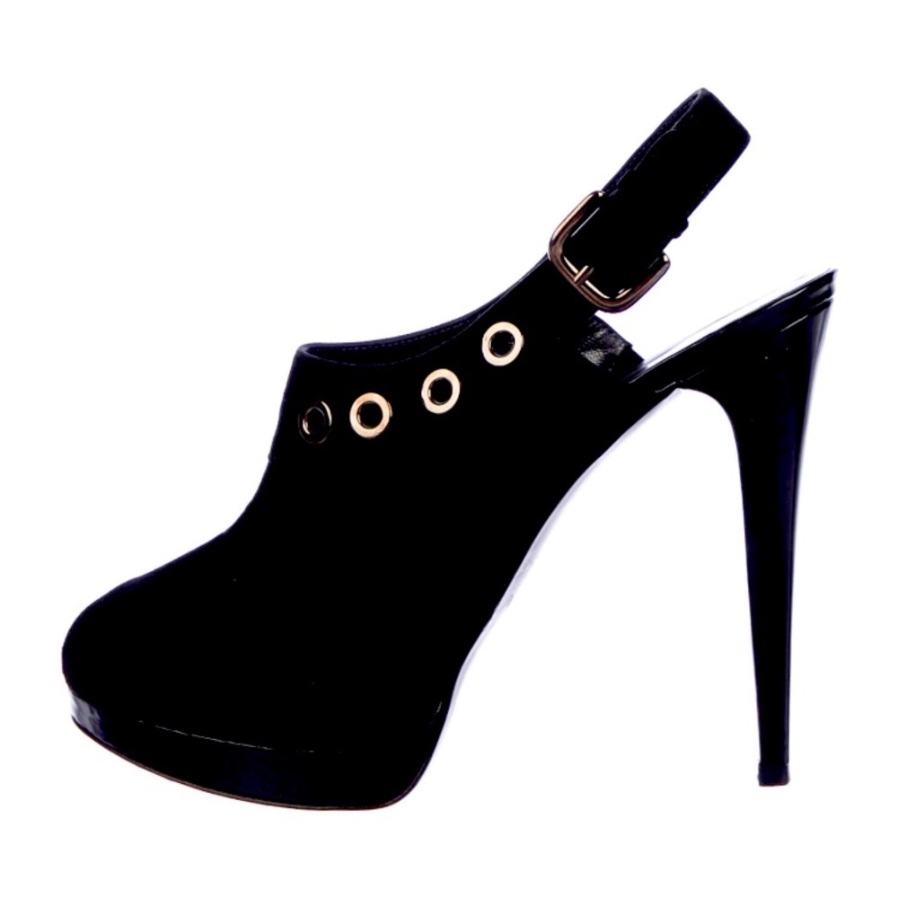 Stewart Weismann. Size 9.. Black suede. Mint condition.